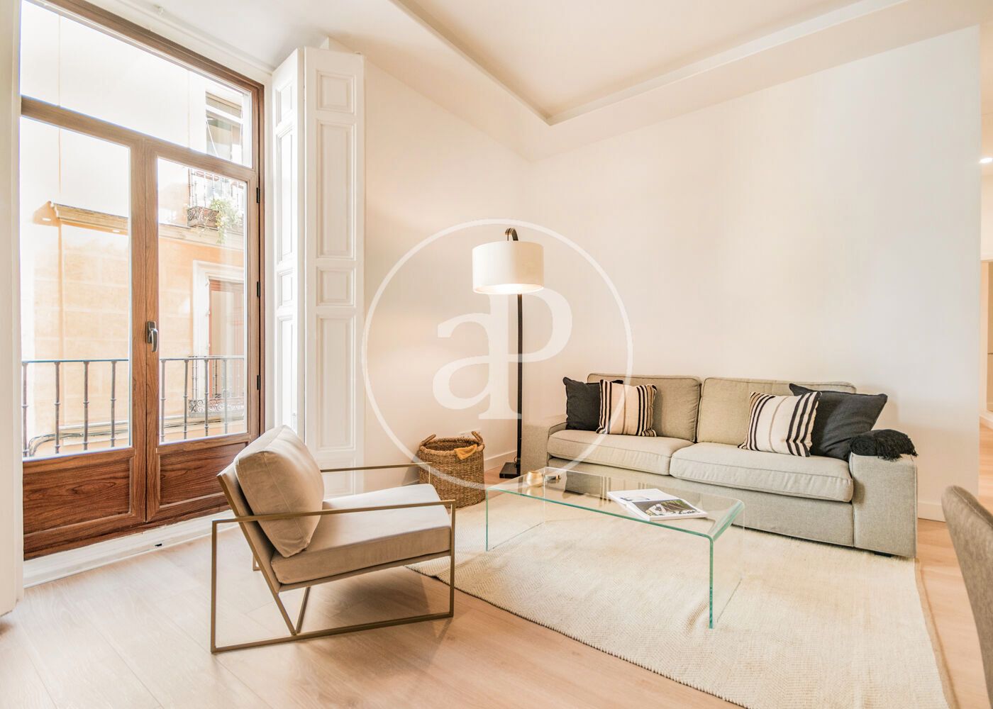Living room of Flat for sale in  Madrid Capital  with Air Conditioner, Heating and Furnished