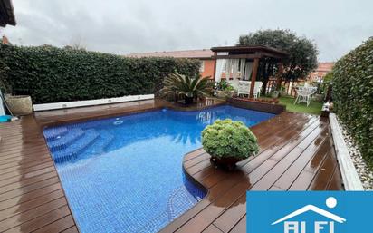 Swimming pool of House or chalet for sale in Sant Quirze del Vallès  with Air Conditioner, Heating and Private garden