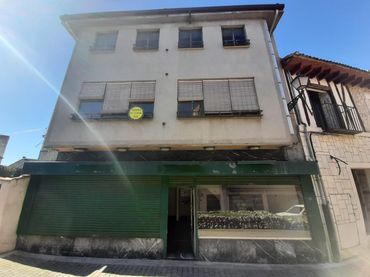 Locale commerciale in affitto a Herreros 4