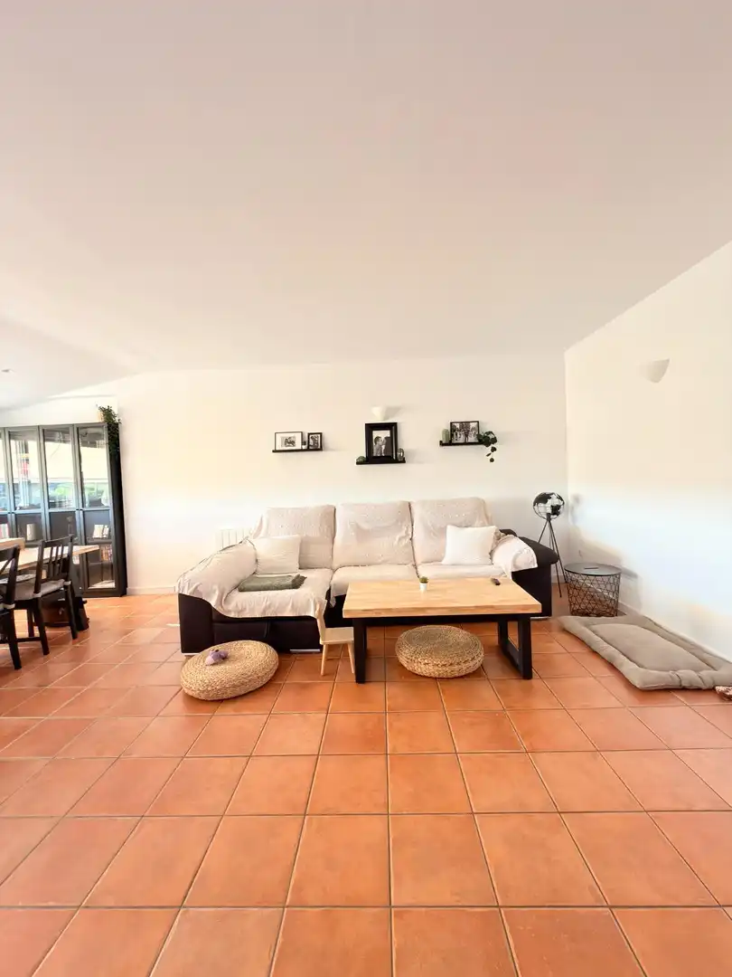 Wohnzimmer von Einfamilien-Reihenhaus zum Verkauf in Mutxamel mit Klimaanlage, Heizung und Terrasse