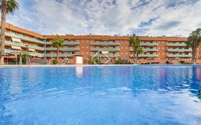 Piscina de Àtic en venda en Cubelles amb Aire condicionat, Terrassa i Piscina