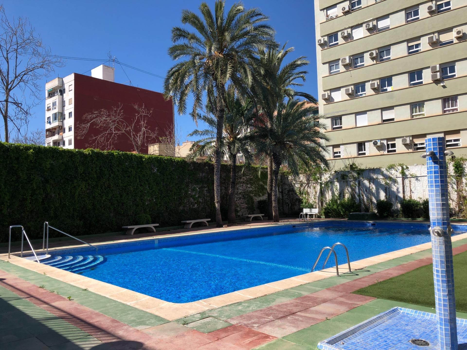 Swimming pool of Flat to rent in  Valencia Capital  with Private garden, Balcony and Community pool