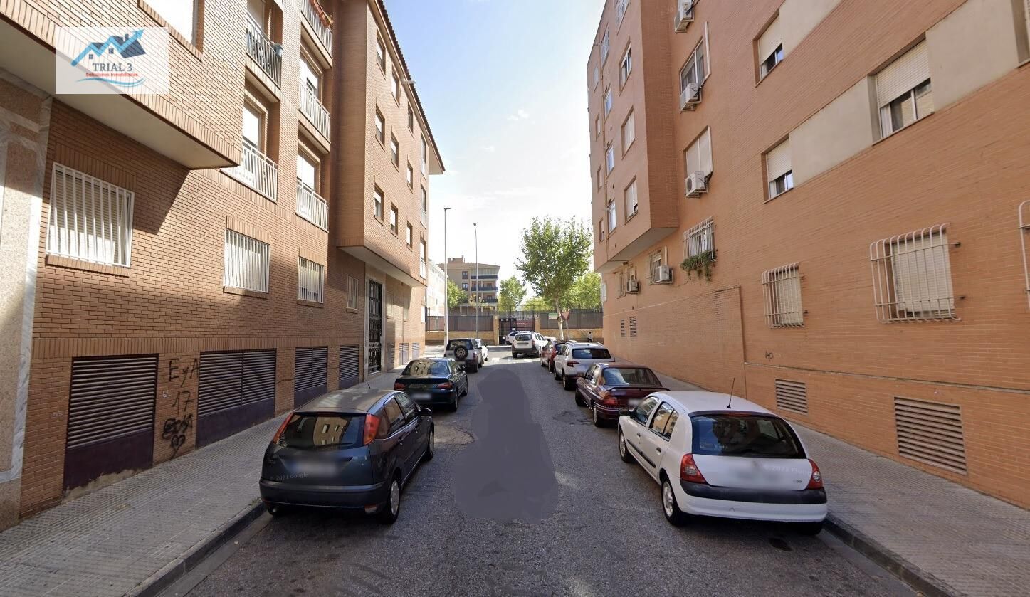 Vista exterior de Pis en venda en Mérida amb Terrassa i Balcó