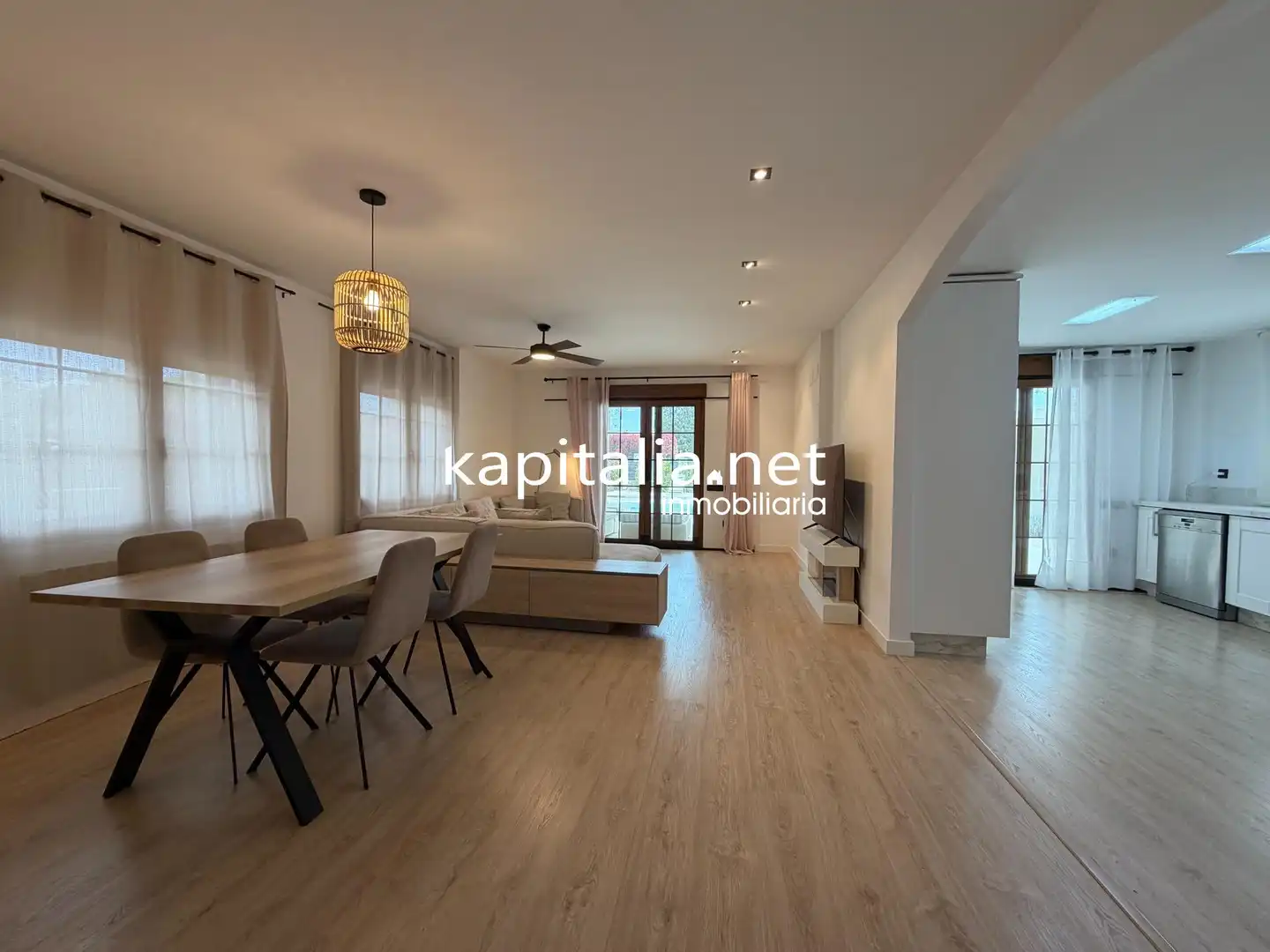 Sala d'estar de Casa o xalet en venda en Ontinyent amb Aire condicionat, Calefacció i Jardí privat