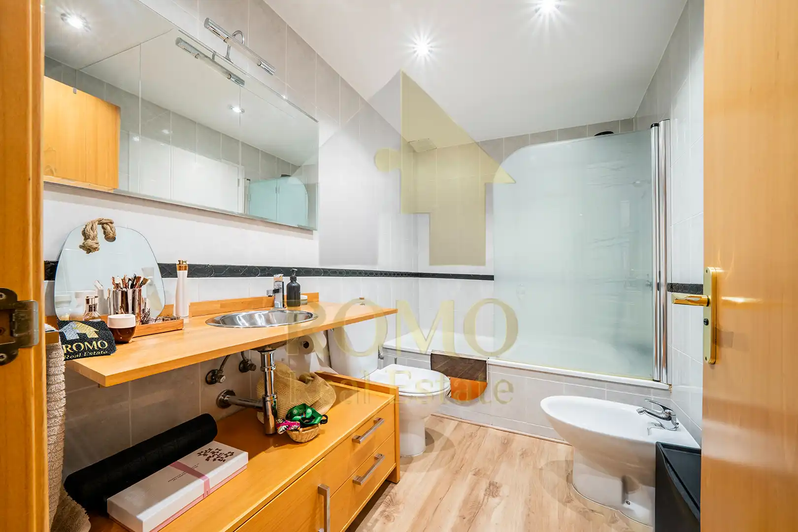 Baño de Planta baja en venta en Polinyà con Aire acondicionado, Calefacción y Parquet