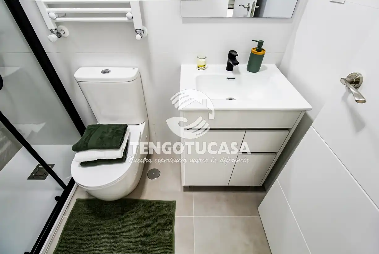 Bany de Pis en venda en Madrid amb Aire condicionat, Calefacció i Terrassa