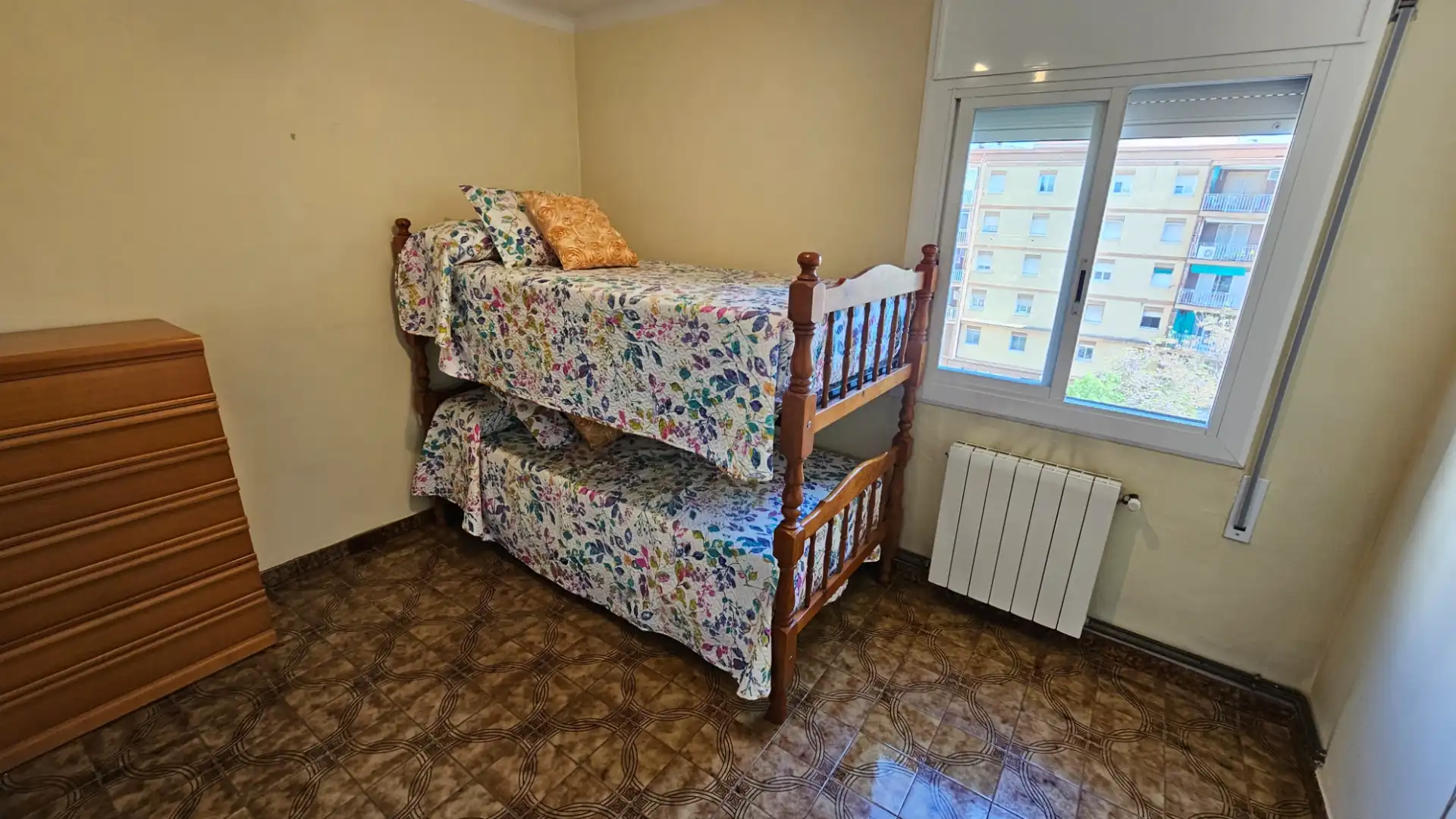 Schlafzimmer von Wohnung zum Verkauf in Sabadell mit Klimaanlage, Heizung und Balkon