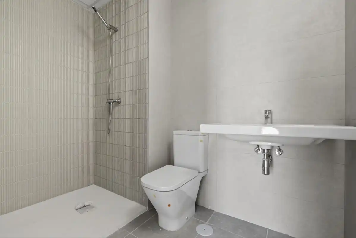 Bathroom of Flat for sale in Sevilla  with Heating, Private garden and Terrace
