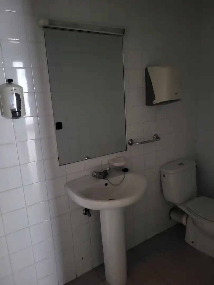 Bathroom of Commercial properties for rent in Reus  with Air Conditioner