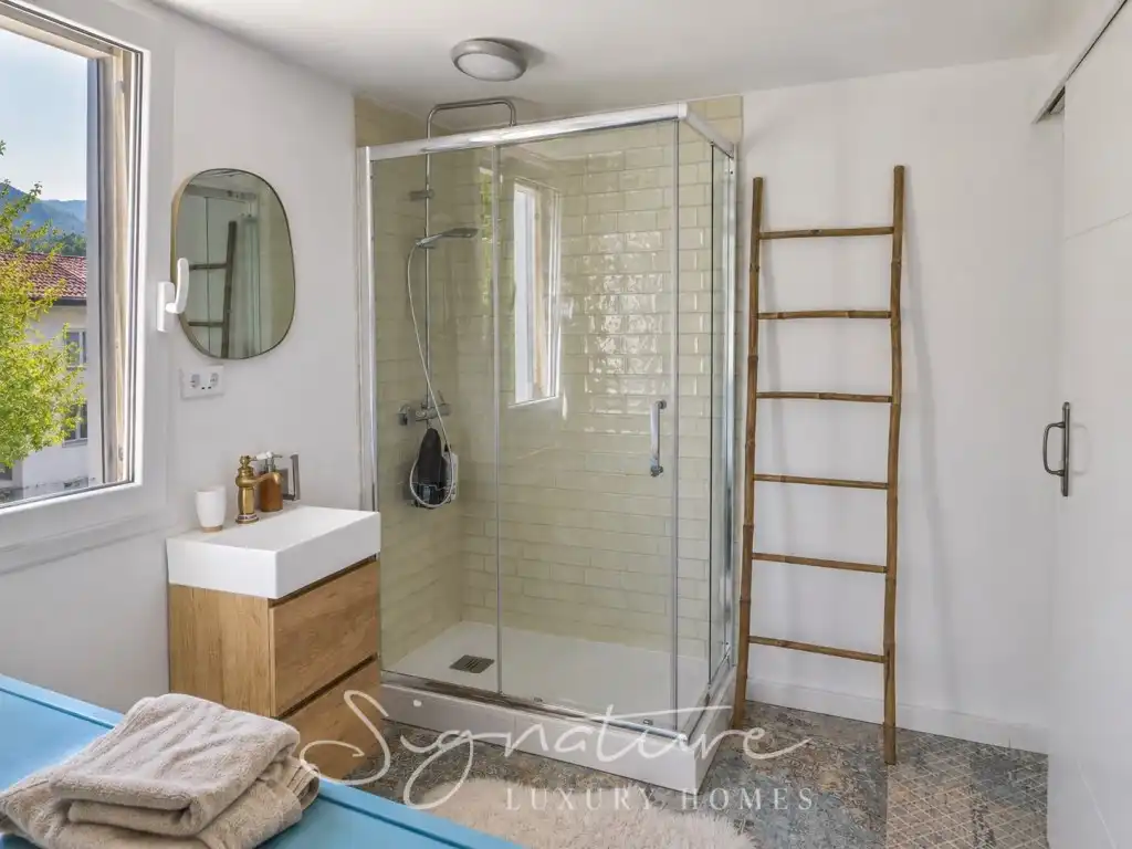 Baño de Casa o chalet de alquiler en Sant Cugat del Vallès con Terraza y Piscina