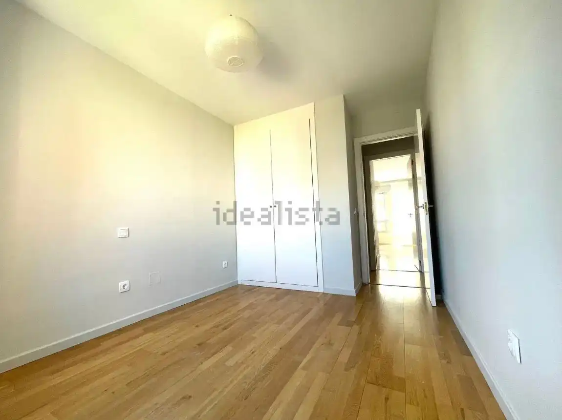 Bedroom of Flat for rent in Madrid  with Air Conditioner, Heating and Private garden