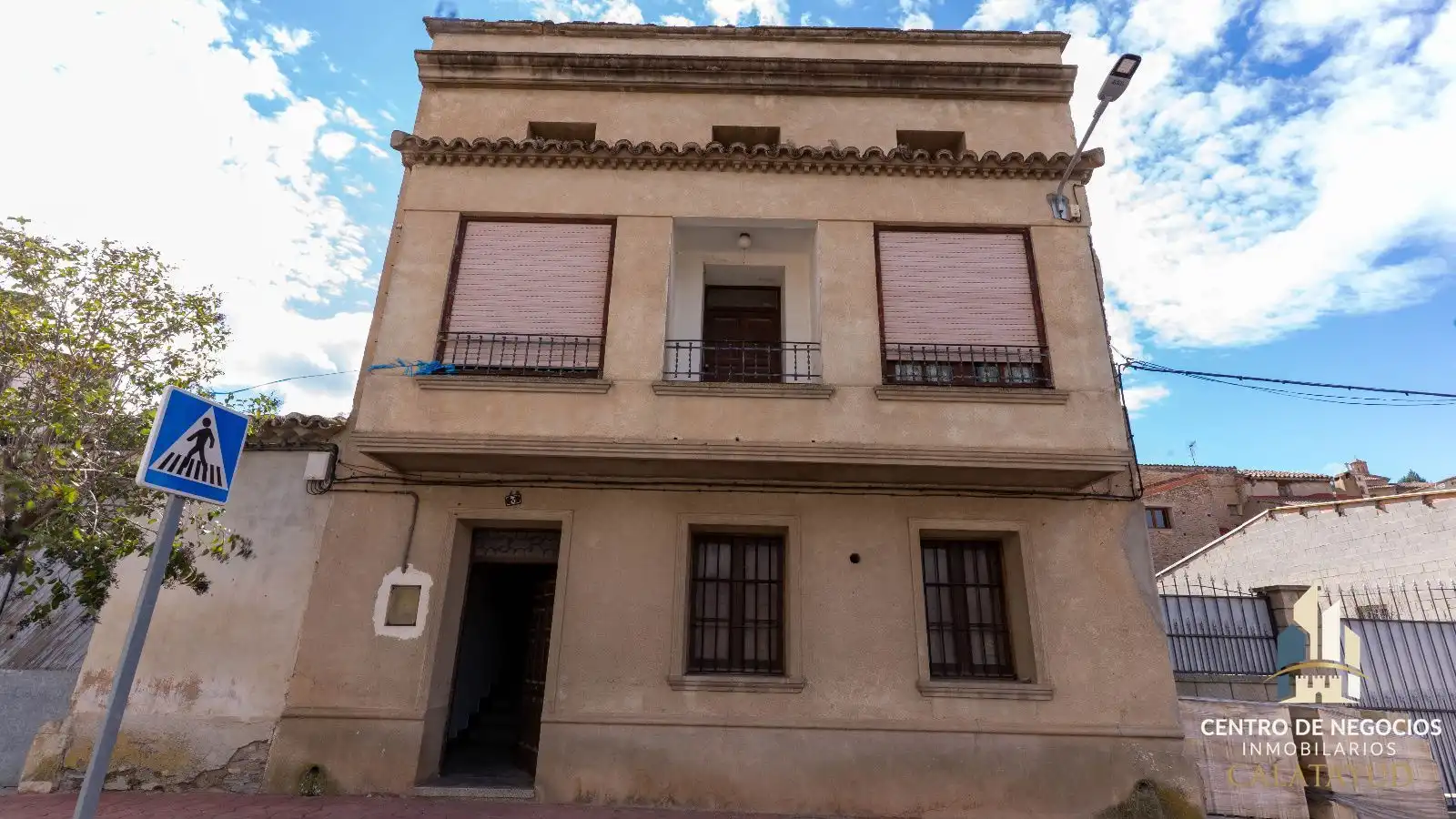 Vista exterior de Casa o xalet en venda en Belmonte de Gracián amb Balcó
