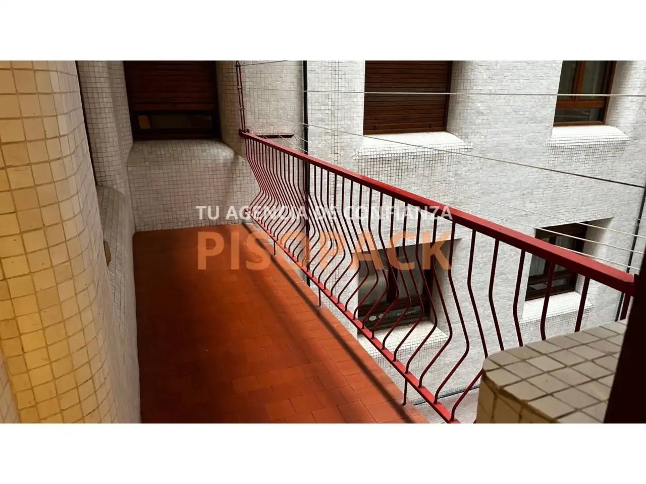 Piso en venta en  Pamplona / Iruña con Calefacción, Terraza y Balcón