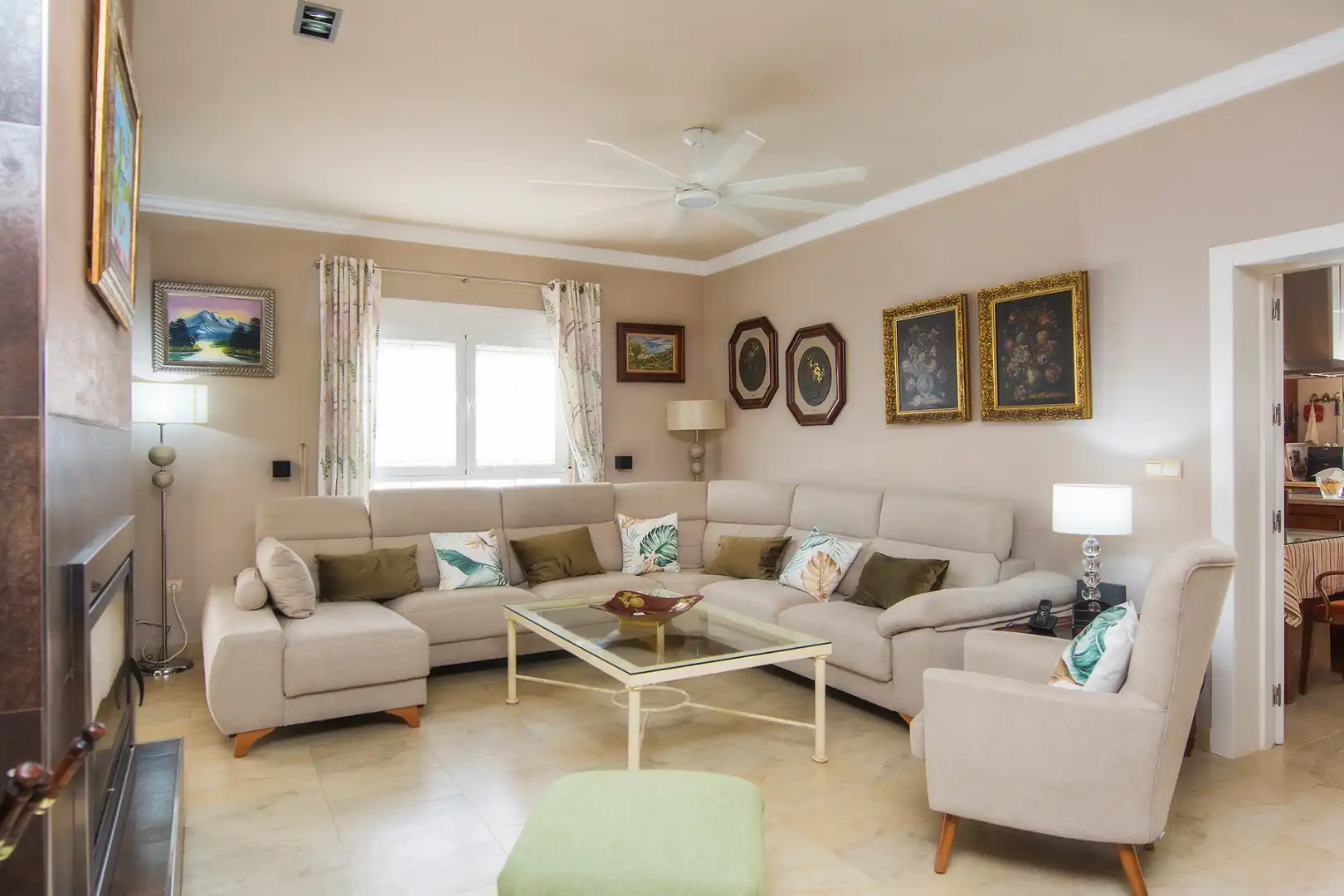 Sala d'estar de Casa o xalet en venda en Carboneras amb Aire condicionat, Jardí privat i Terrassa