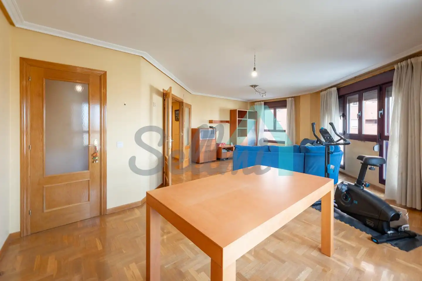 Piso en venta en Oviedo  con Calefacción, Parquet y Trastero