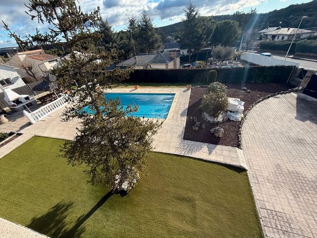 Swimming pool of Residential for sale in Valdemorillo