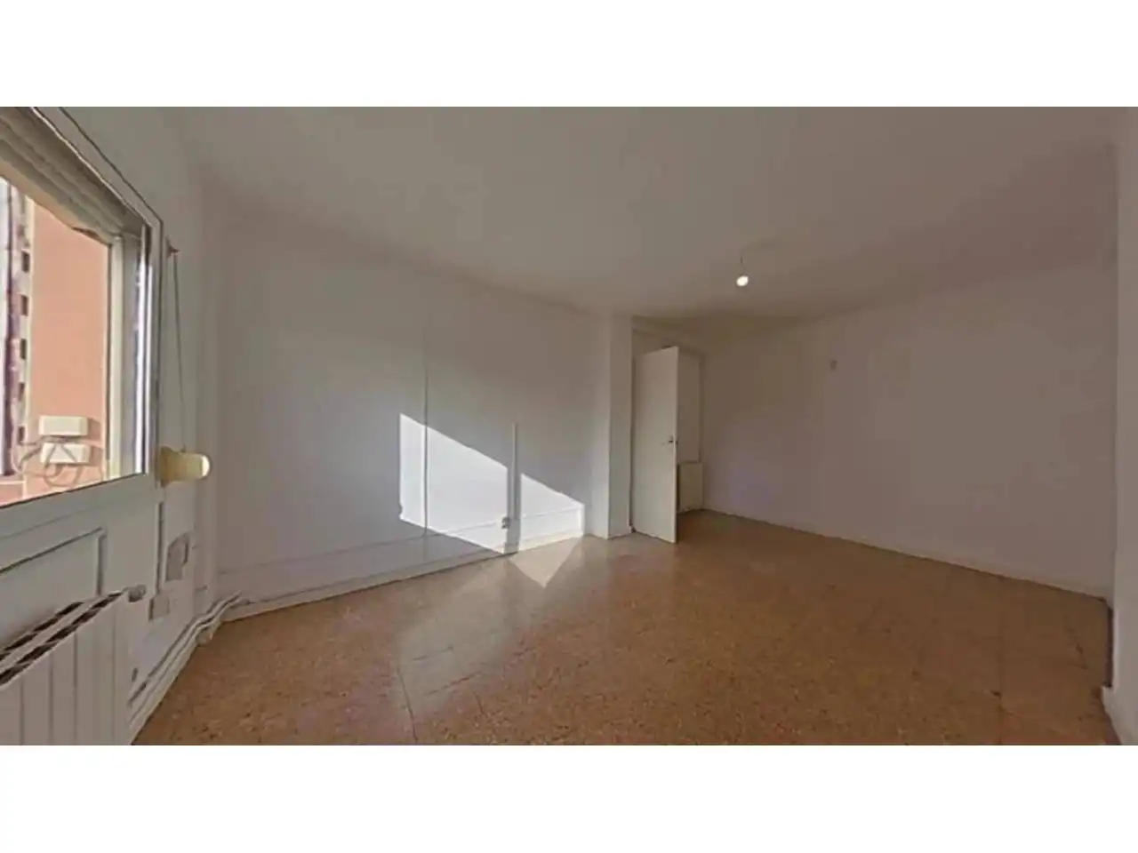 Flat for sale in Badalona  with Air Conditioner