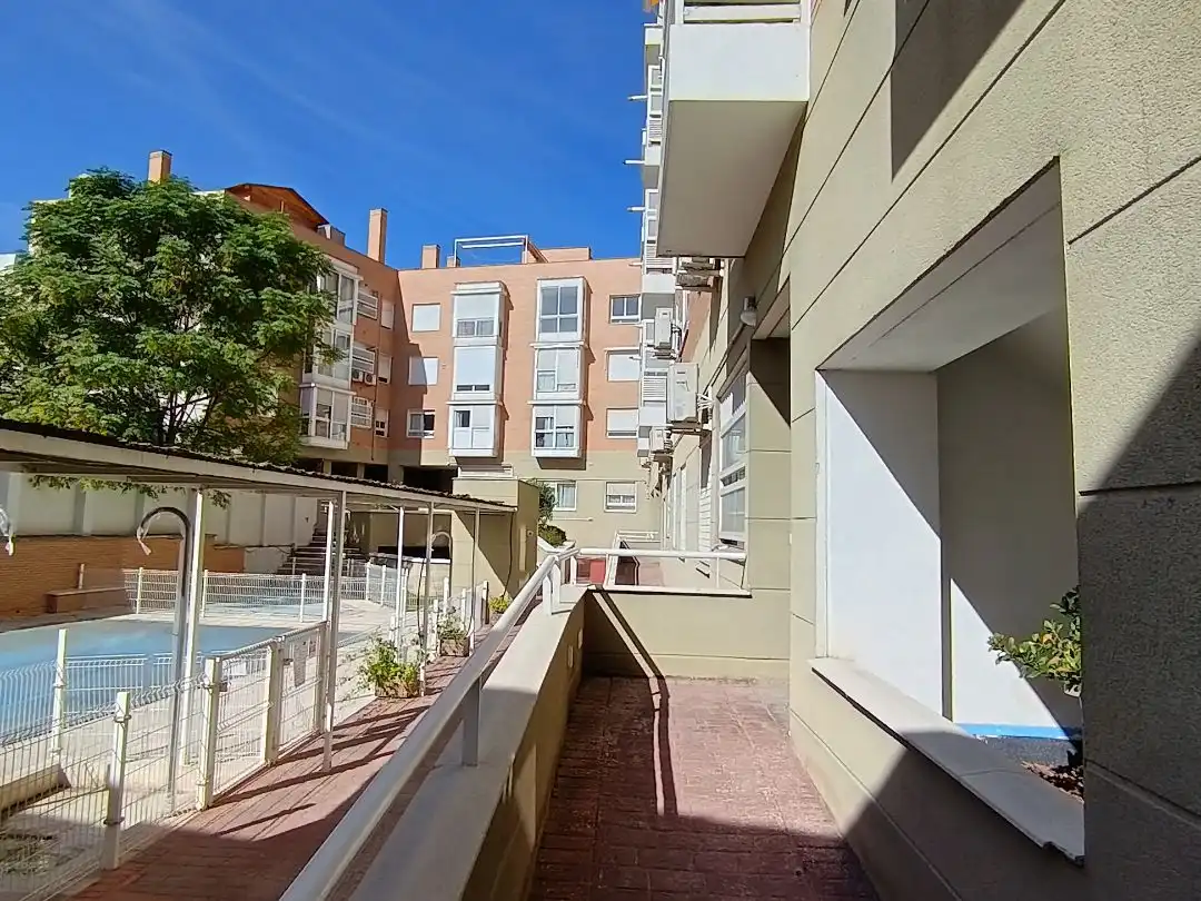 Vista exterior de Piso en venta en Usera