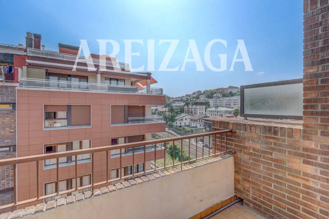 Terrassa de Pis en venda en Donostia - San Sebastián  amb Aire condicionat, Calefacció i Terrassa