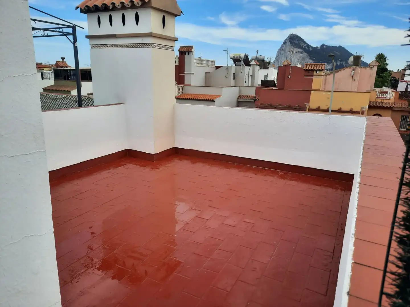 Terrassa de Casa adosada en venda en La Línea de la Concepción amb Aire condicionat