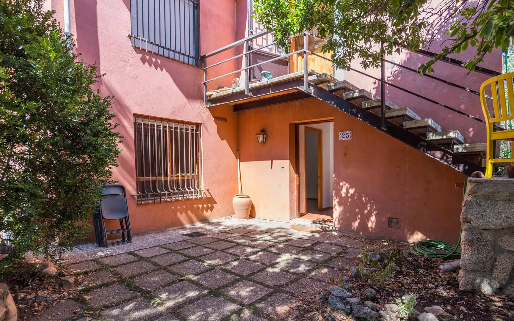 Vista exterior de Pis en venda en Hoyo de Manzanares amb Calefacció, Jardí privat i Terrassa
