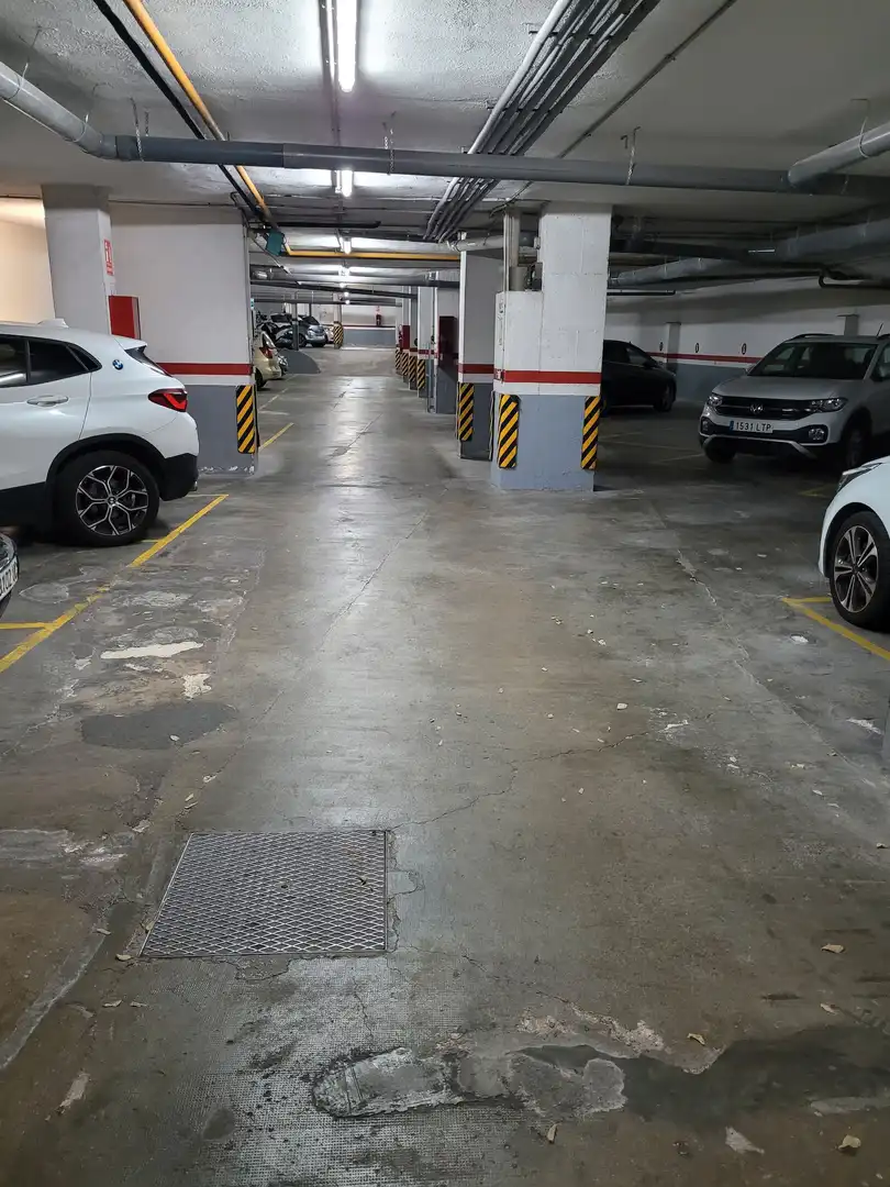 Parkplatz von Garage zum Verkauf in Badalona