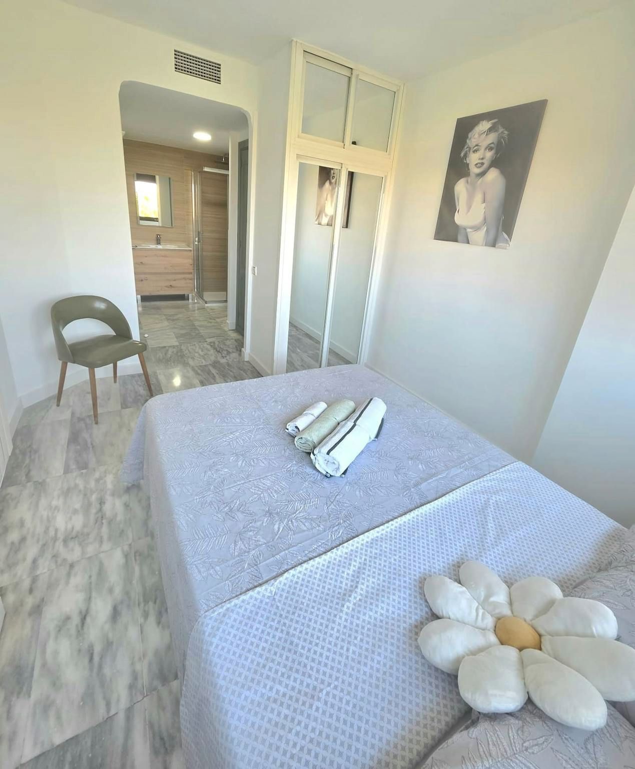 Dormitori de Pis de lloguer en Getafe amb Aire condicionat, Moblat i Rentadora