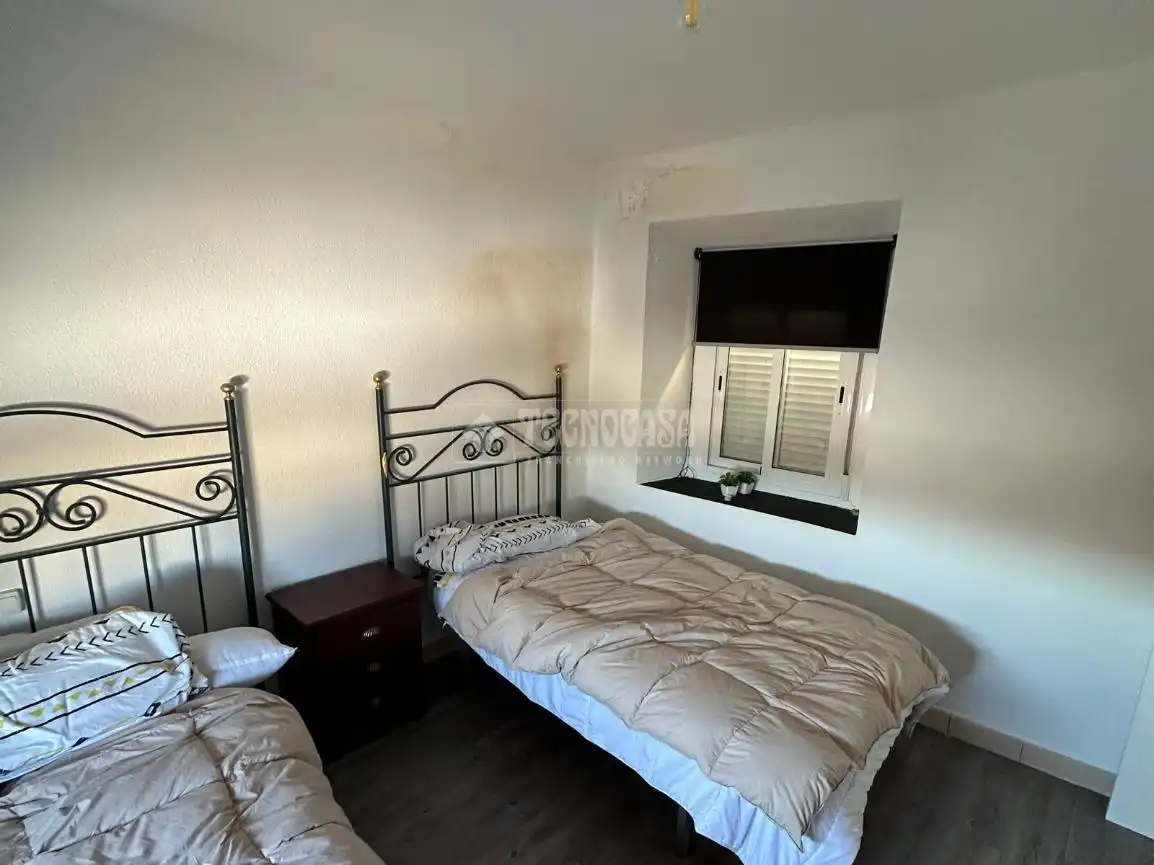 Dormitori de Casa o xalet en venda en Mengíbar amb Aire condicionat, Calefacció i Jardí privat