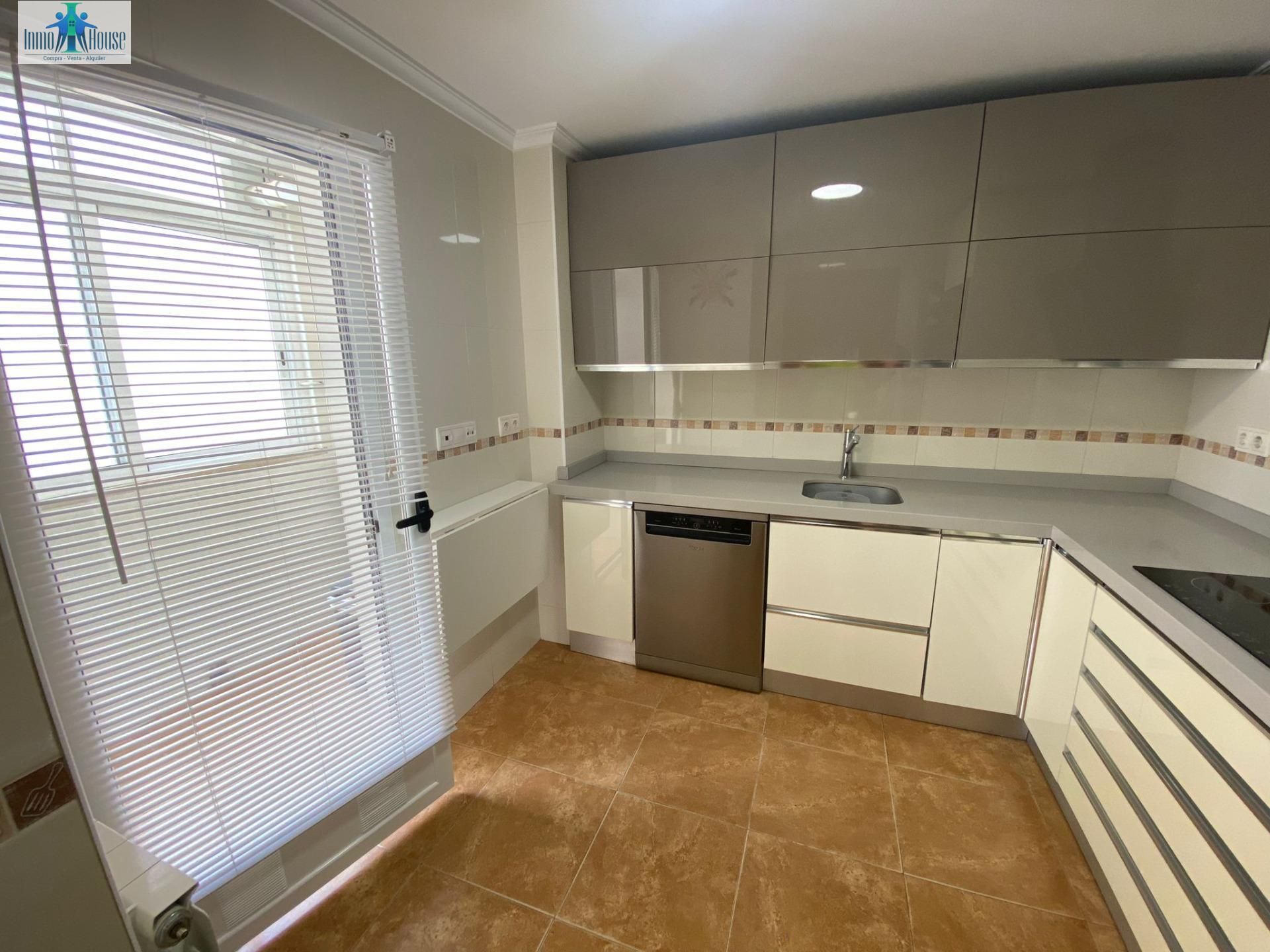 Cuina de Apartament en venda en Chinchilla de Monte-Aragón amb Aire condicionat, Calefacció i Traster