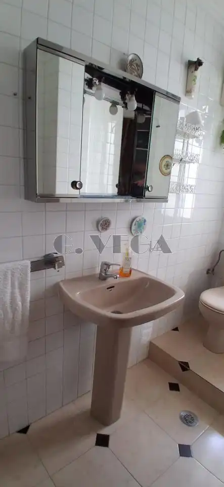 Baño de Piso en venta en Vigo  con Calefacción y Parquet
