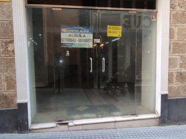 Locale commerciale in affitto a Calle José del Toro 16D
