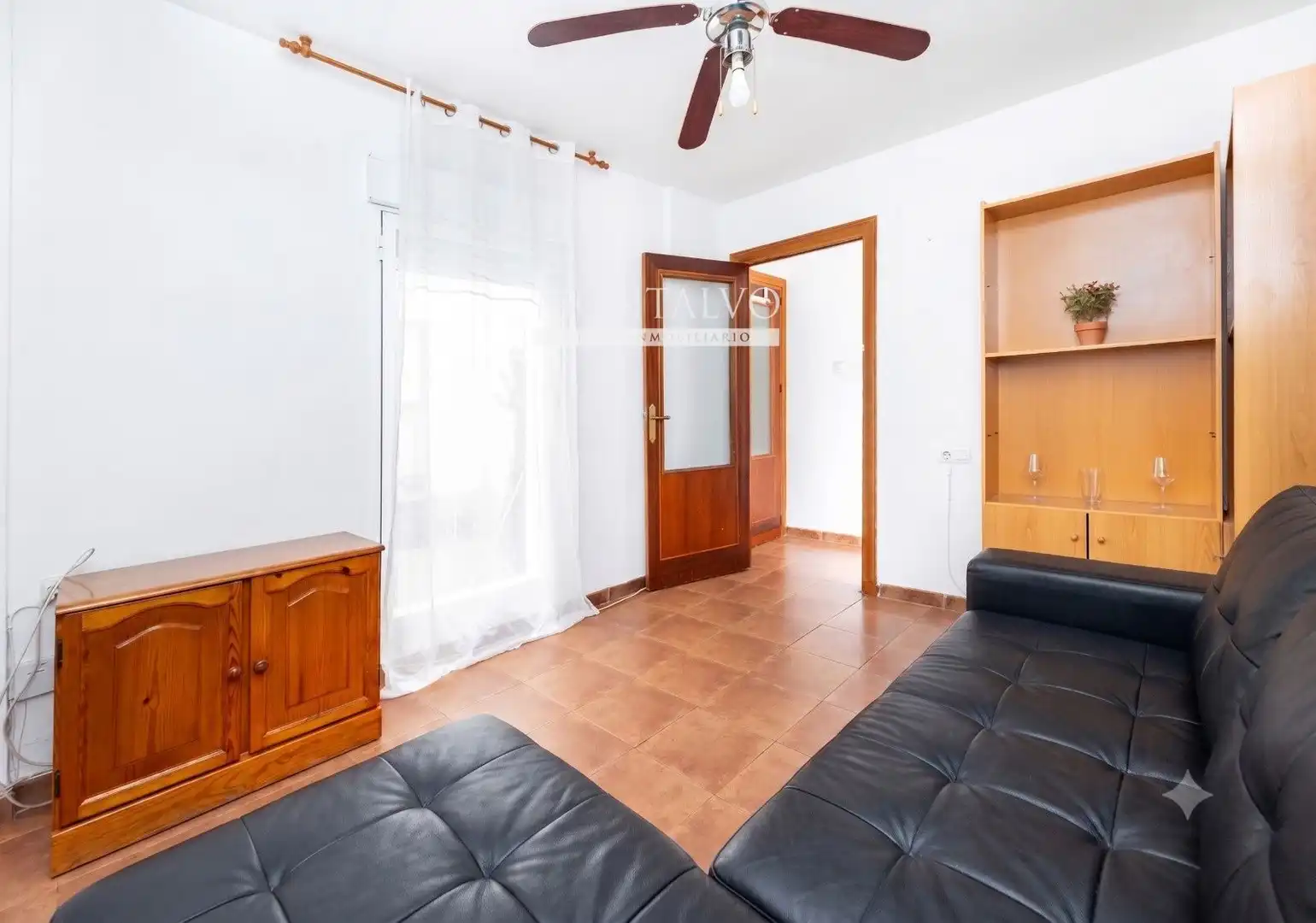 Sala d'estar de Pis en venda en Granada amb Terrassa i Traster