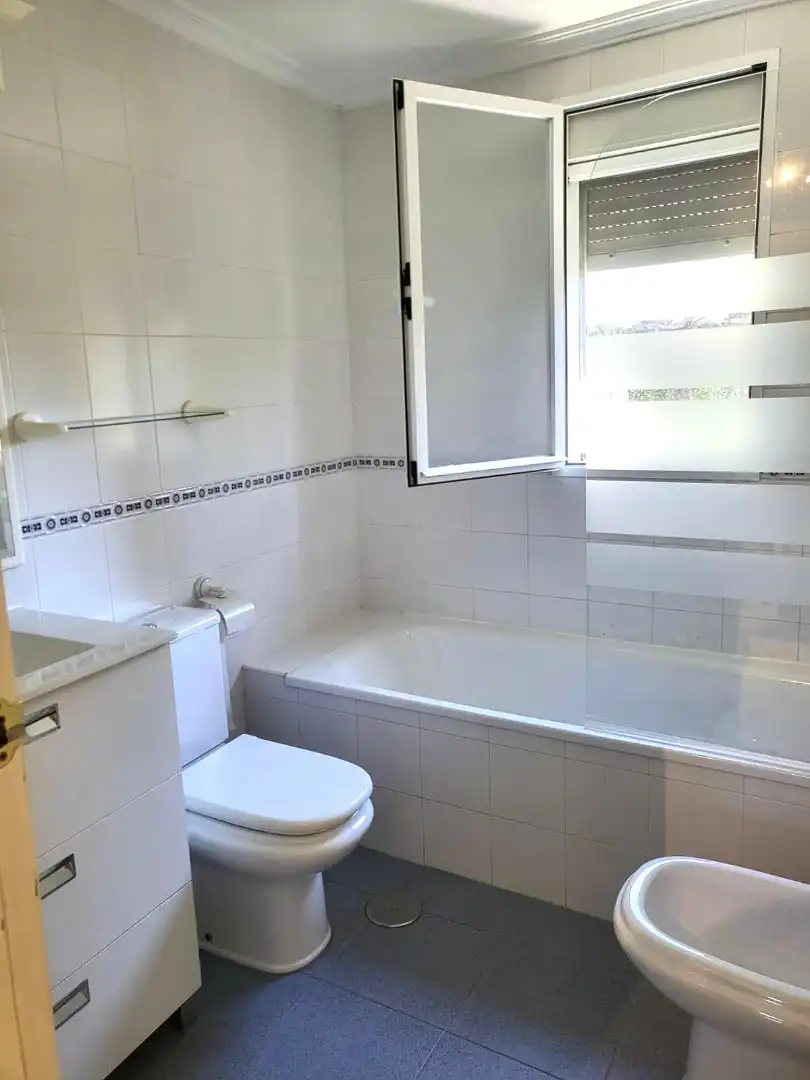 Baño de Dúplex en venta en Rincón de la Victoria con Aire acondicionado, Terraza y Trastero