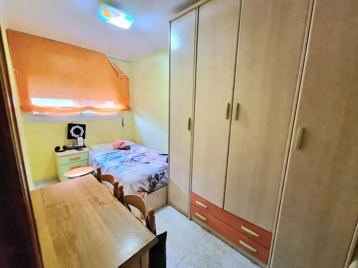 Bedroom of Flat for sale in Sabadell  with Heating, Furnished and Balcony