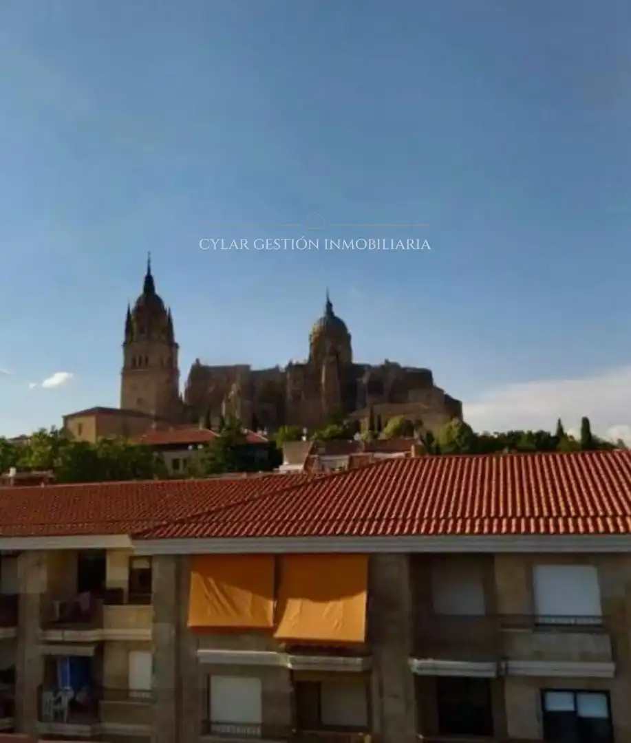 Vista exterior de Àtic en venda en Centro