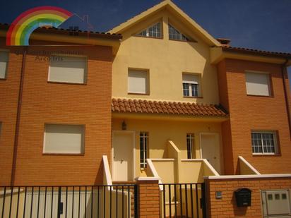 Vista exterior de Casa adosada en venda en Hormigos