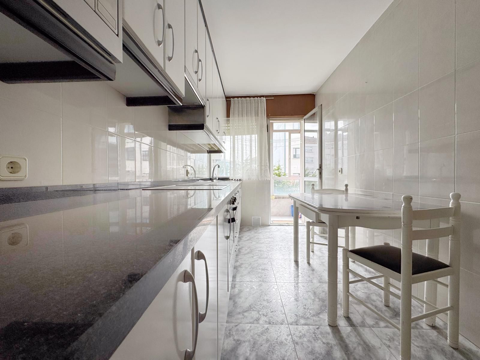 Kitchen of Flat for sale in Pontevedra Capital   with Heating, Terrace and Balcony