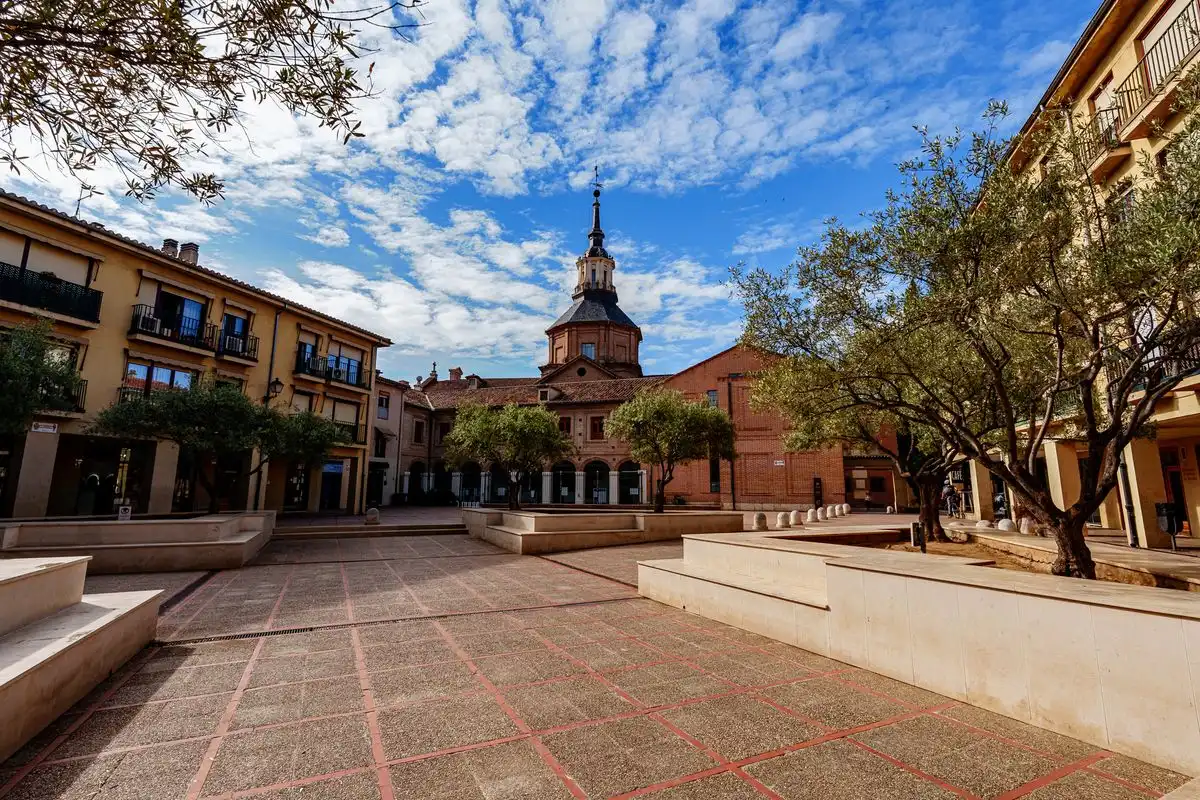 Vista exterior de Pis en venda en Alcalá de Henares amb Aire condicionat, Calefacció i Traster
