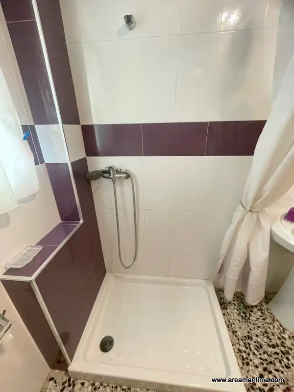 Baño de Piso en venta en Valencia con Amueblado, Horno y Lavadora