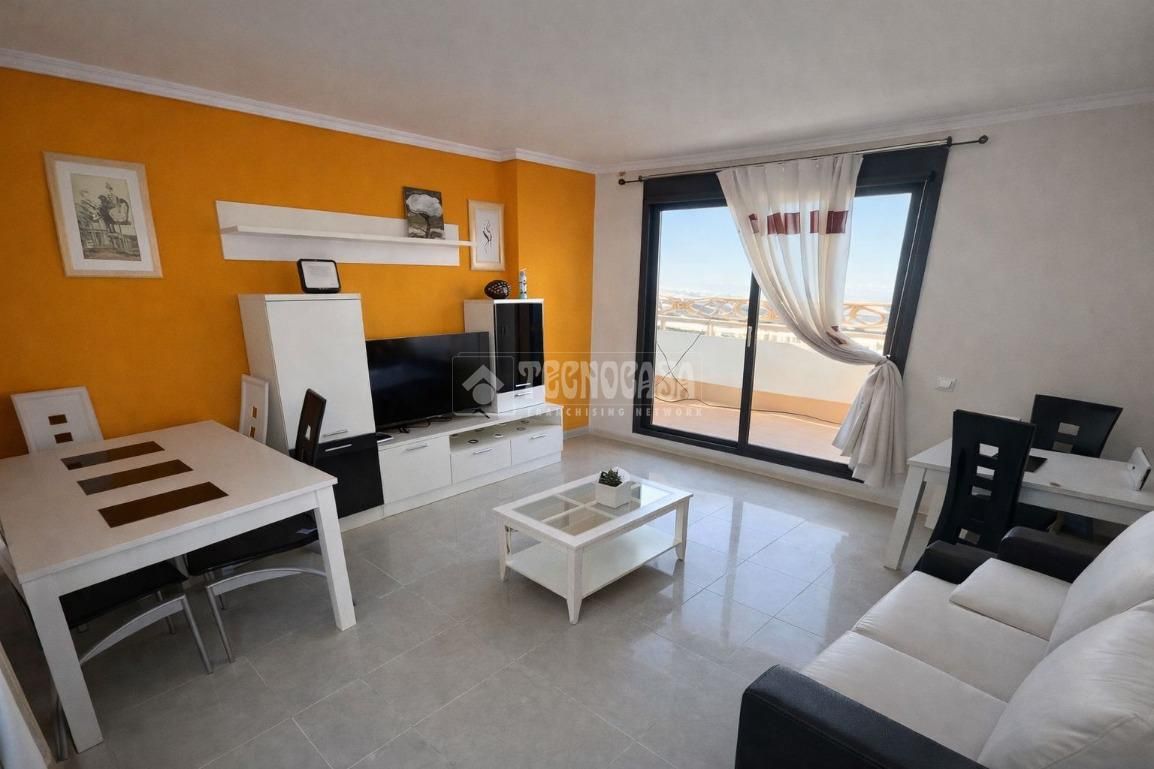 Sala de estar de Piso en venta en Cedillo del Condado con Aire acondicionado, Terraza y Piscina