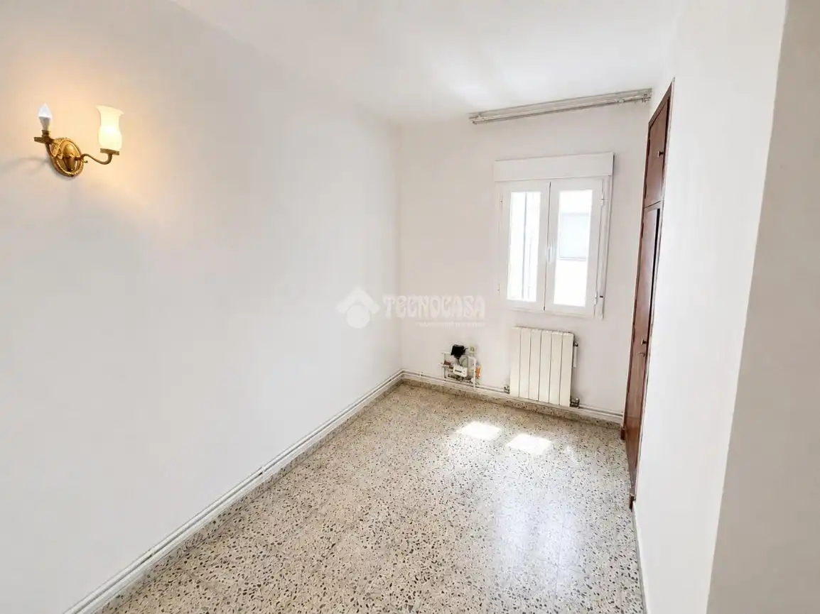 Habitación de Piso en venta en Zaragoza con Calefacción y Balcón
