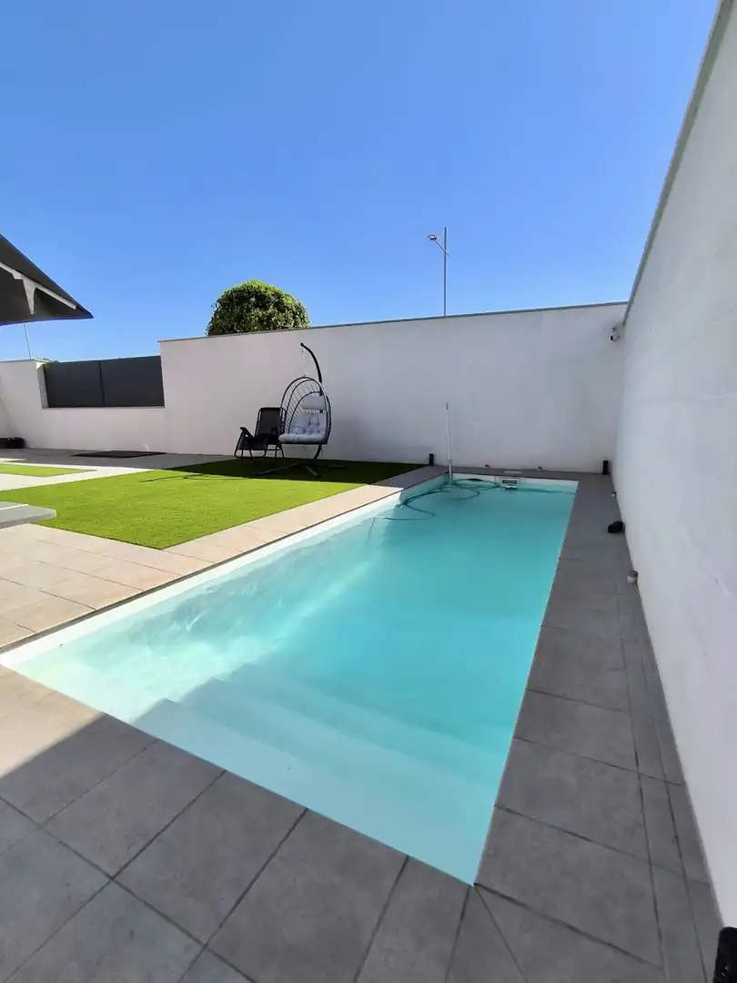 Piscina de Casa o chalet en venta en Umbrete con Aire acondicionado, Parquet y Trastero