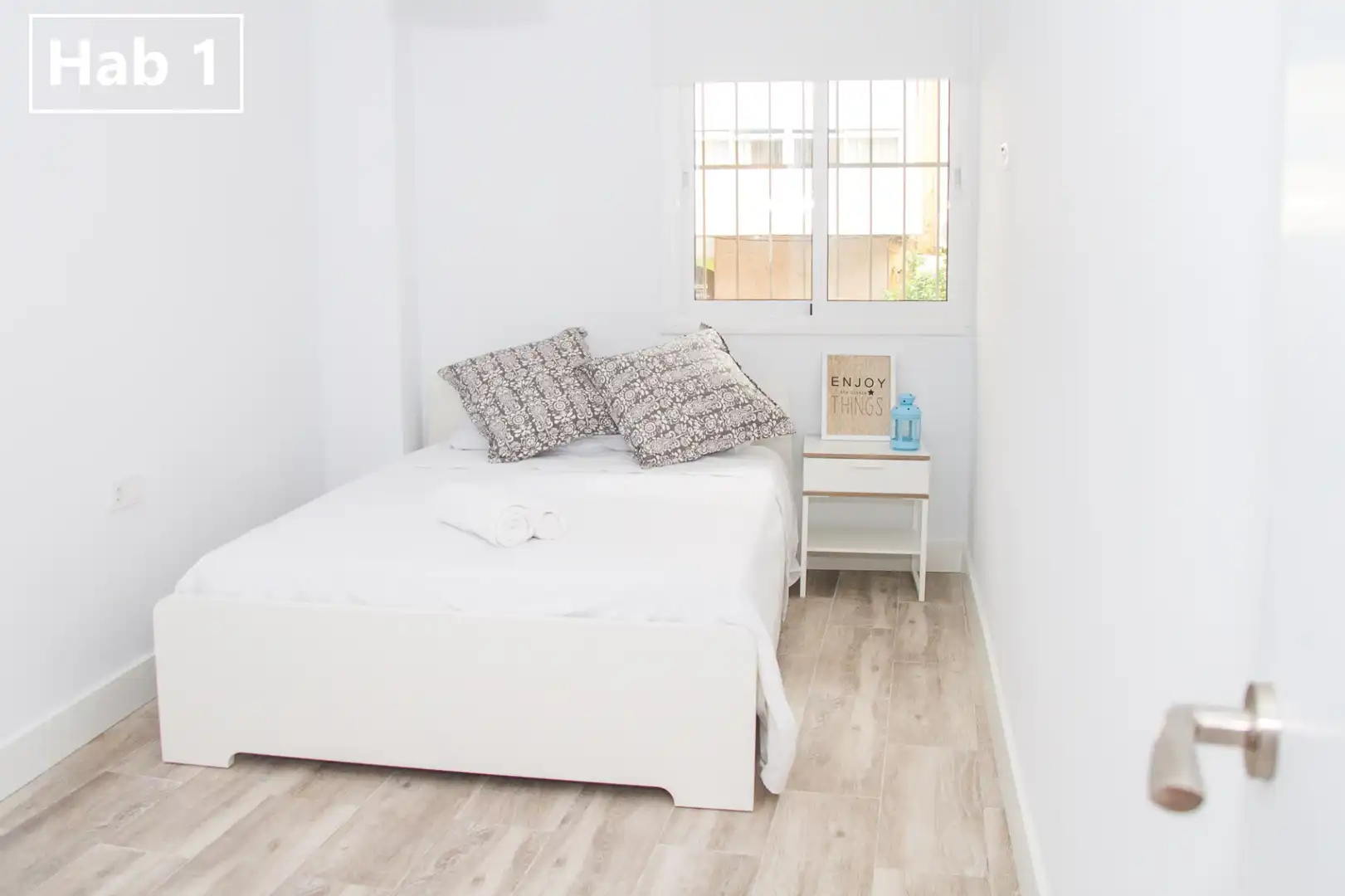 Bedroom of Flat for share in Málaga  with Air Conditioner, Heating and Furnished