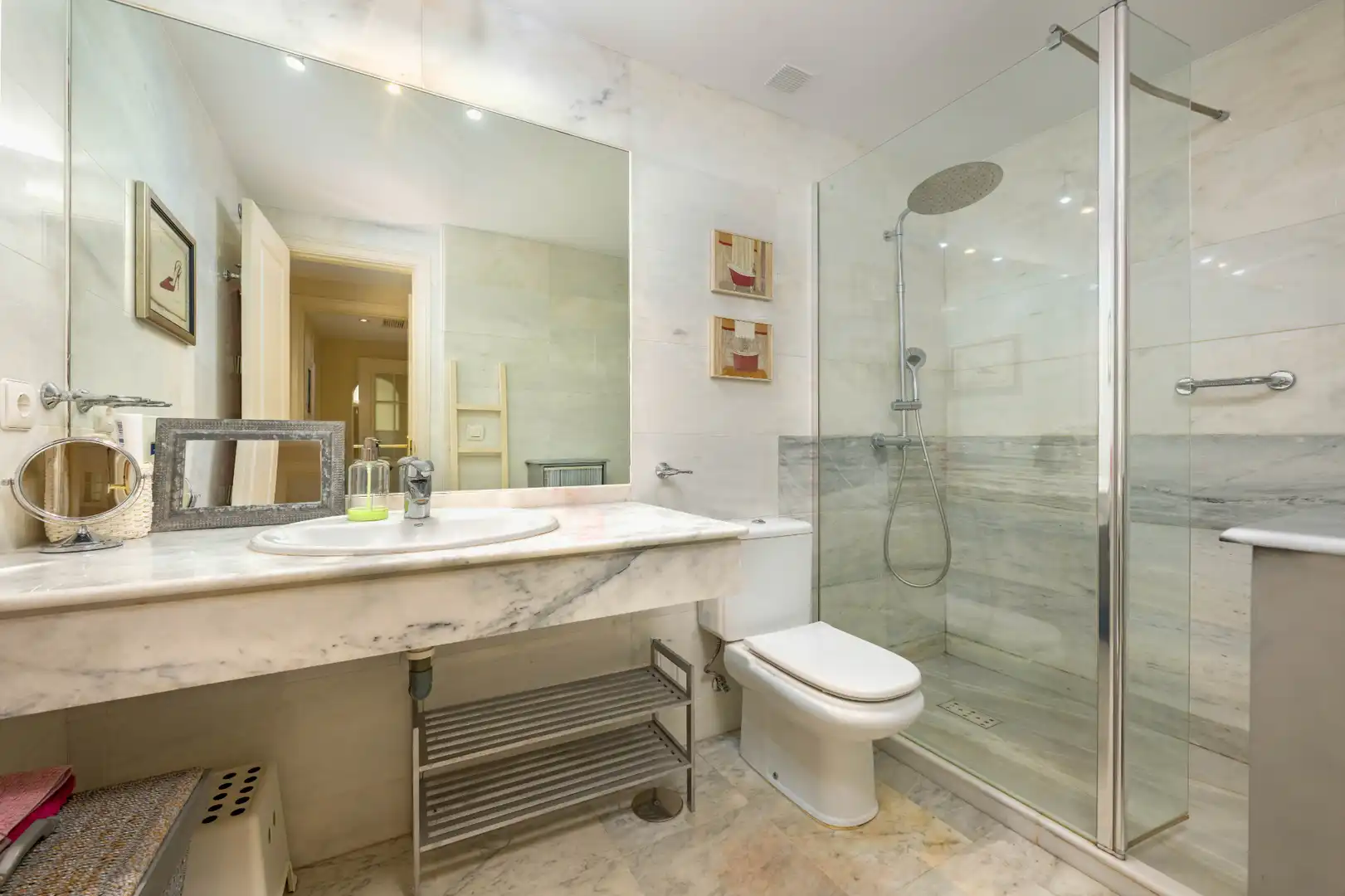 Bathroom of Ground floor for sale in Marbella  with Air Conditioner, Heating and Terrace