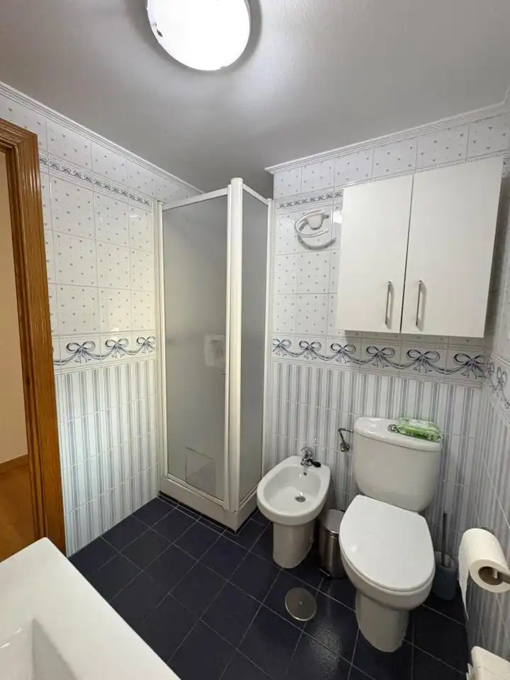 Baño de Piso para compartir en Talavera de la Reina con Amueblado