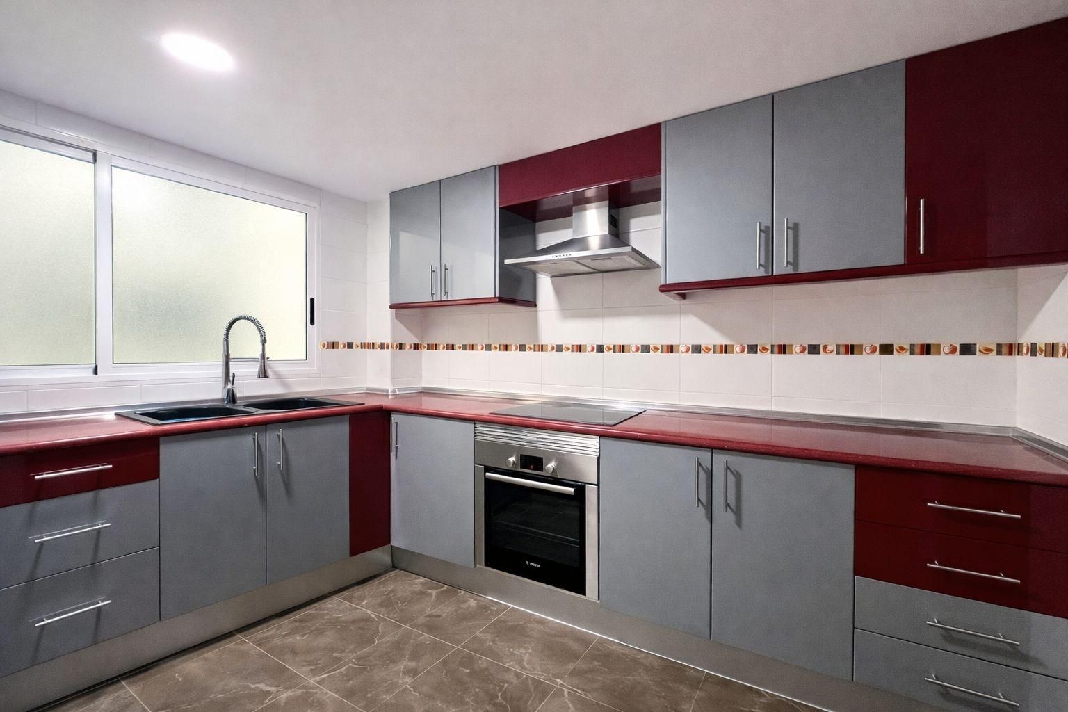 Cuina de Pis de lloguer en  Valencia Capital amb Aire condicionat, Moblat i Balcó