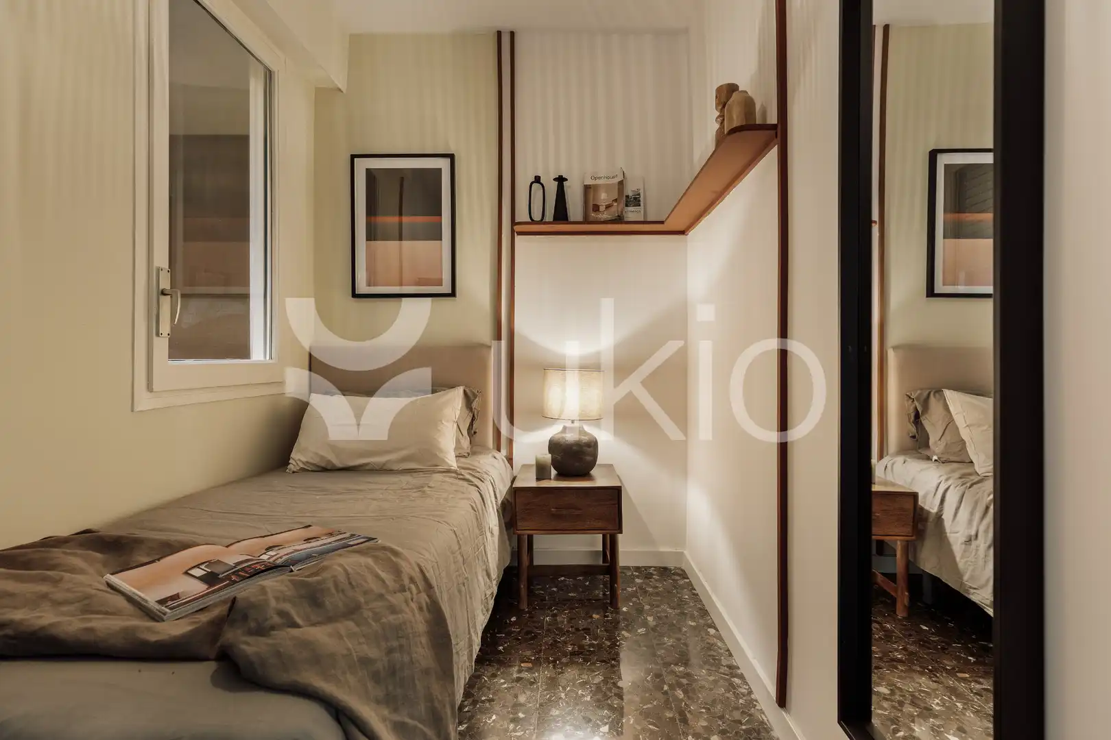 Dormitori de Apartament de lloguer en Barcelona amb Aire condicionat, Calefacció i Moblat