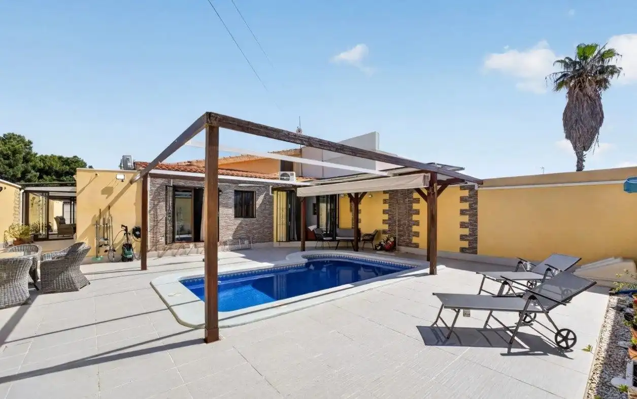Xalet amb piscina en venda a N/A, imagen 3