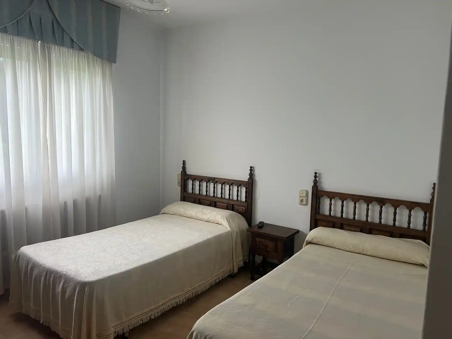 Schlafzimmer von Geschaftsraum zum Verkauf in Narón mit Heizung, Terrasse und Möbliert