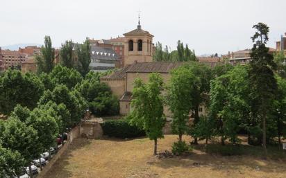 Vista exterior de Pis en venda en Segovia Capital amb Terrassa